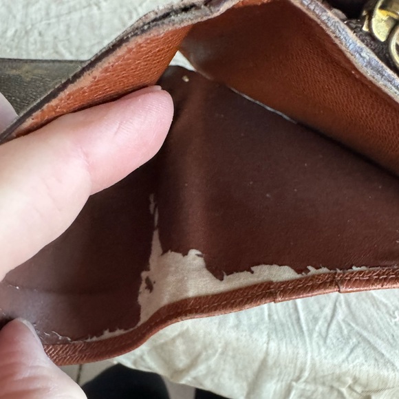 LOUIS VUITTON MONOGRAM LARGE ZIP WALLET - Picture 9 of 10